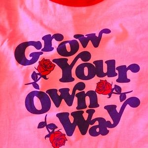 Cute vintage style graphic tee “Grow your own way”